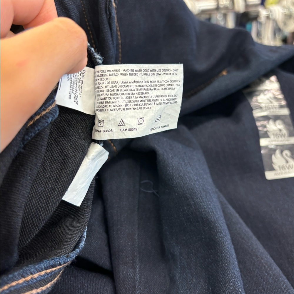 🛍️ Gloria Vanderbilt ladies 16W dark blue Amanda jeans - Picture 7 of 8